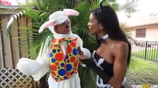 Eartha Bunny Hugecock Porn Big Cock Guy Fucks Shemale Models Huge